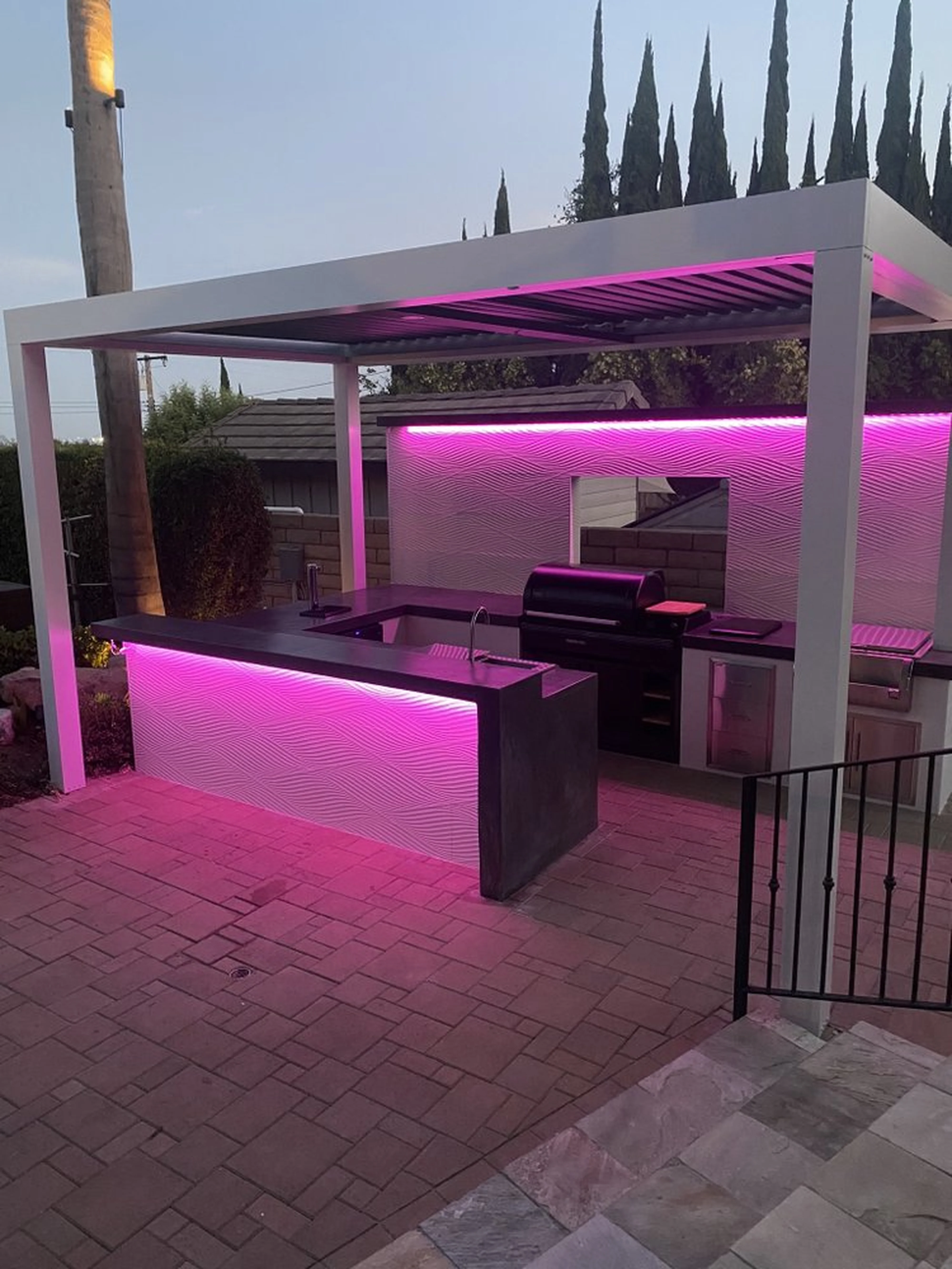 Outdoor Kitchen / BBQ Island